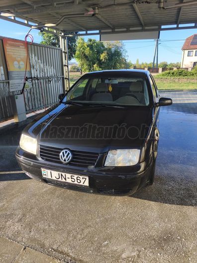 VOLKSWAGEN BORA 1.6 Comfortline