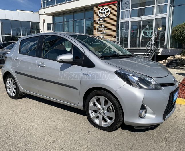 TOYOTA YARIS 1.5 HSD Lounge (Automata)