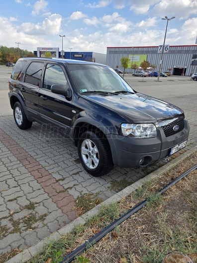 FORD MAVERICK 2.3i XLT AWD