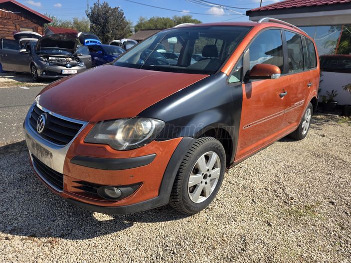 VOLKSWAGEN TOURAN Cross 1.4 TSi DSG