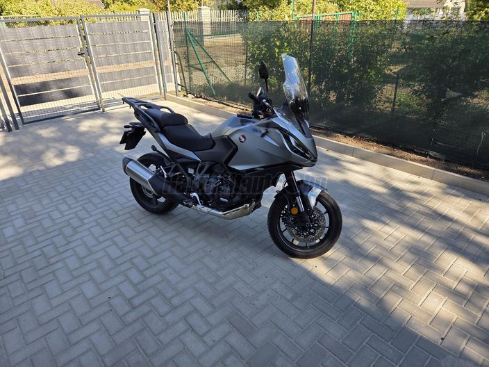 HONDA NT 1100 D