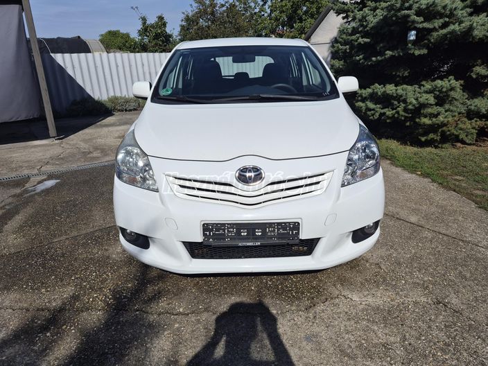 TOYOTA VERSO 2.0 D-4D Style