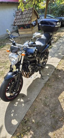 YAMAHA FZ6-N