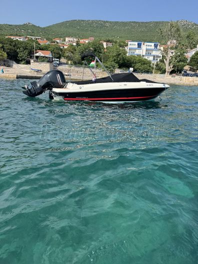 BAYLINER Vr4