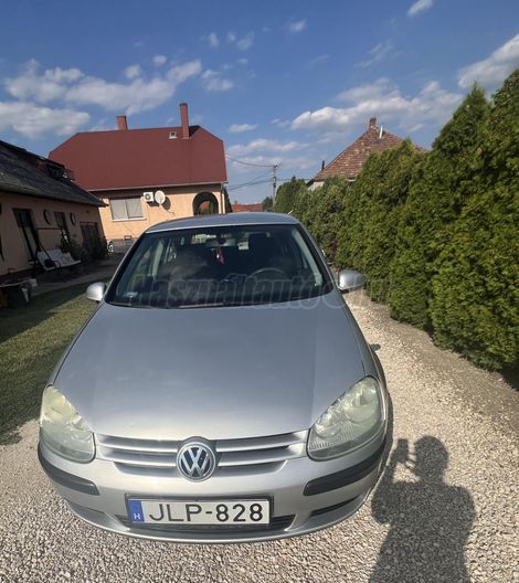 VOLKSWAGEN GOLF V 1.6 Trendline
