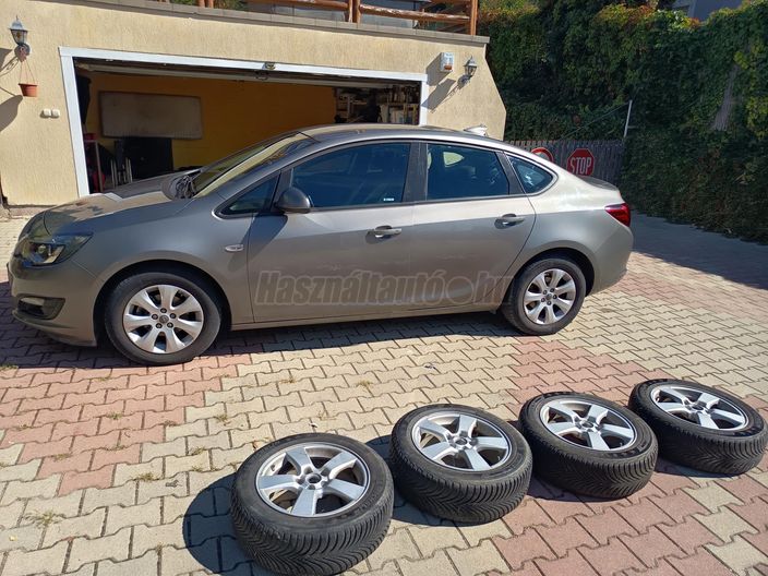 OPEL ASTRA J Sedan 1.4 T Enjoy (Automata) EURO6