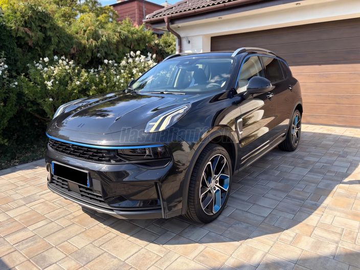LYNK & CO 01