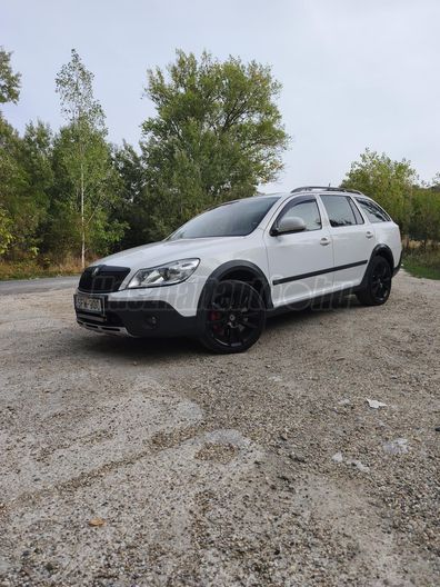 SKODA OCTAVIA Combi 4x4 2.0 CR TDI Ambiente DPF