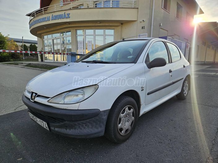 PEUGEOT 206 1.1 Color Line