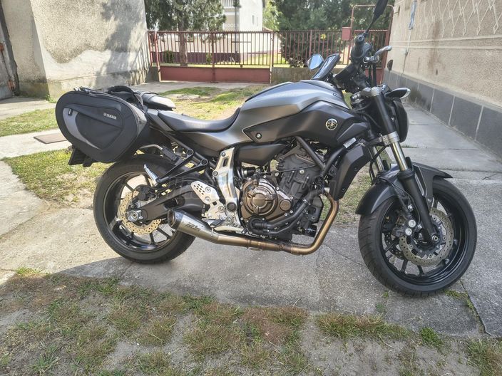 YAMAHA MT-07