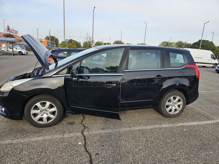 PEUGEOT 5008 1.6 HDi Style