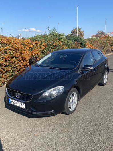 VOLVO V40 2.0 D [D2] Momentum