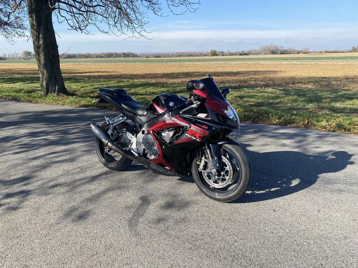 SUZUKI GSX-R 750