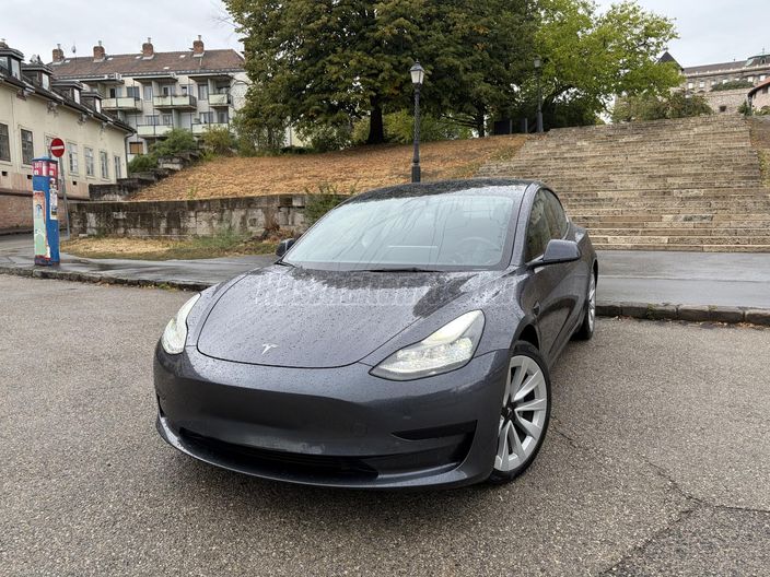 TESLA MODEL 3 RWD (Automata)