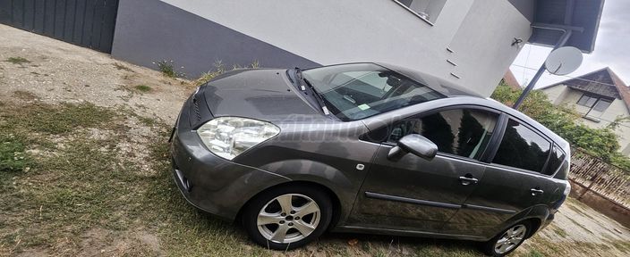 TOYOTA COROLLA VERSO 2.2 D-4D Linea Sol