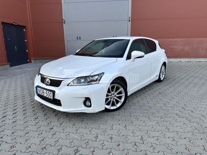 LEXUS CT 200h Mark Levinson Top (Automata)