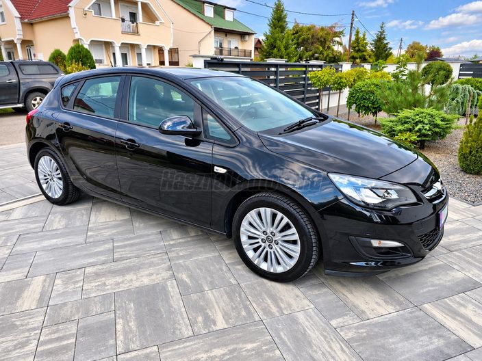 OPEL ASTRA J 1.6 Selection
