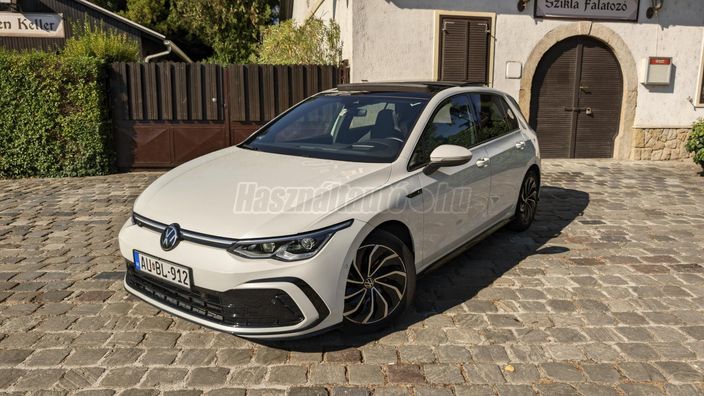 VOLKSWAGEN GOLF VIII 1.5 eTSI ACT R-Line DSG