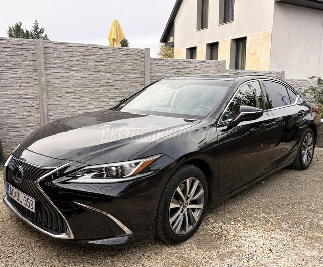 LEXUS ES 300h Elegance CVT