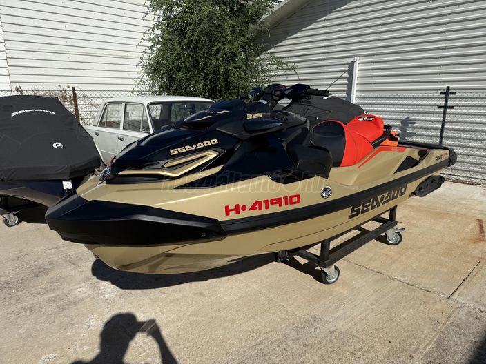 SEA-DOO RXT-X RS 325 H-HAJÓLEVÉLLEL