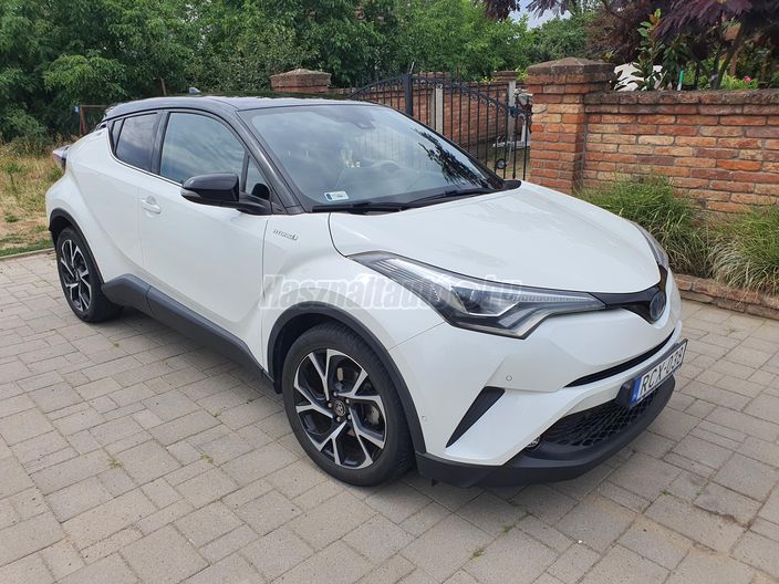 TOYOTA C-HR 1.8 Hybrid Selection e-CVT