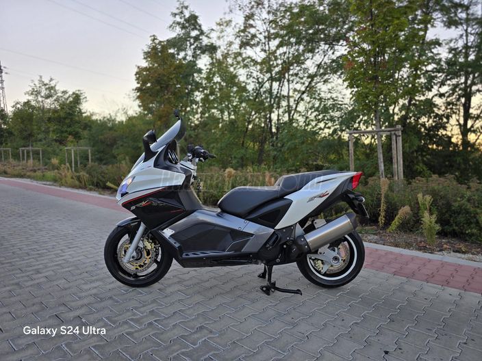 APRILIA SRV 850