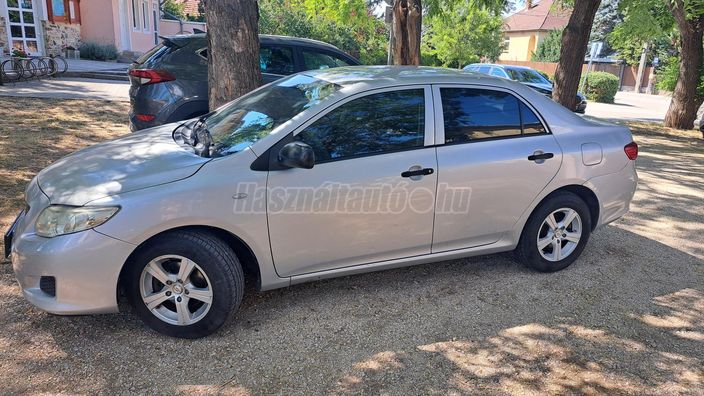 TOYOTA COROLLA Sedan 1.4 D-4D