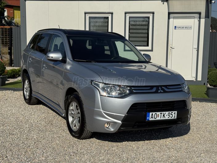 MITSUBISHI OUTLANDER 2.2 DI-D Instyle Navi 4WD