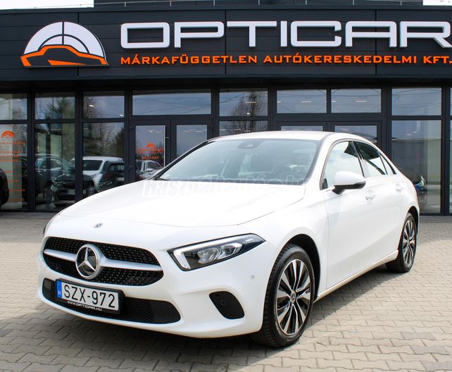 MERCEDES-BENZ A 250 e EQ Power Progressive 8G-DCT Limuzin