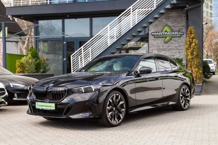www.martincar.hu további 98 db Extra HD fénykép a BMW minden apró részletéről !!
