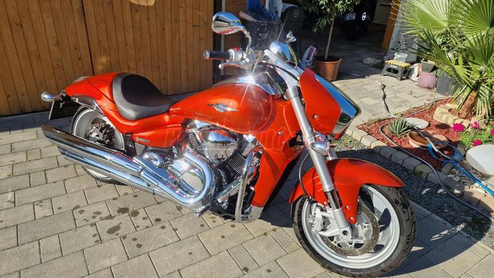 SUZUKI VZR 1800M