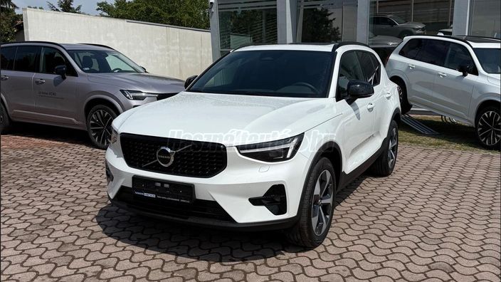 VOLVO XC40 2.0 [B3] MHEV Plus Dark DCT