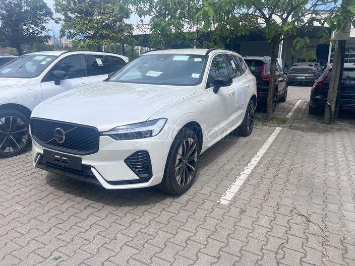 VOLVO XC60 2.0 [T6] Plus Dark AWD Geartronic