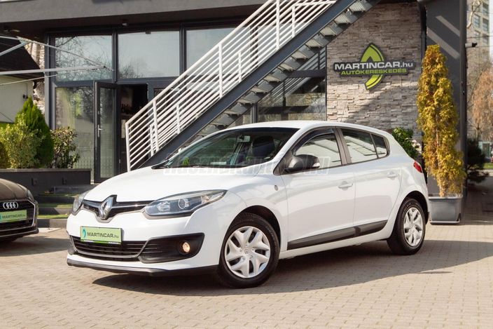 www.martincar.hu további 72 db Extra HD fénykép a MEGANE minden részletéről !!