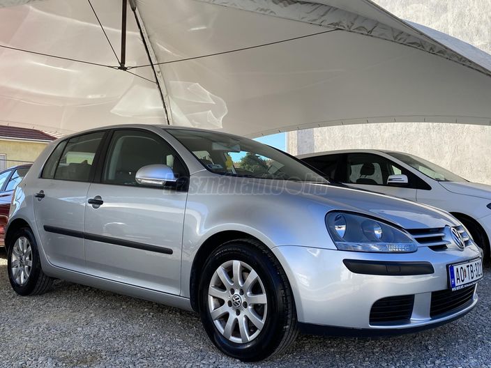 VOLKSWAGEN GOLF V 1.6 FSI Comfortline