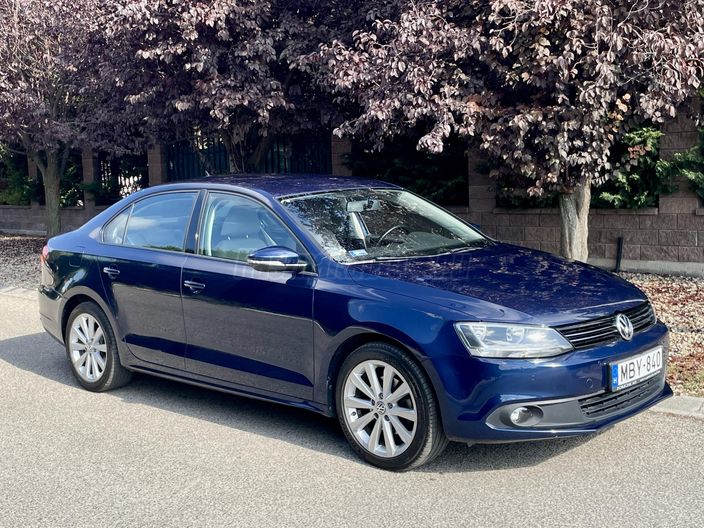 VOLKSWAGEN JETTA VI 1.4 TSI Highline