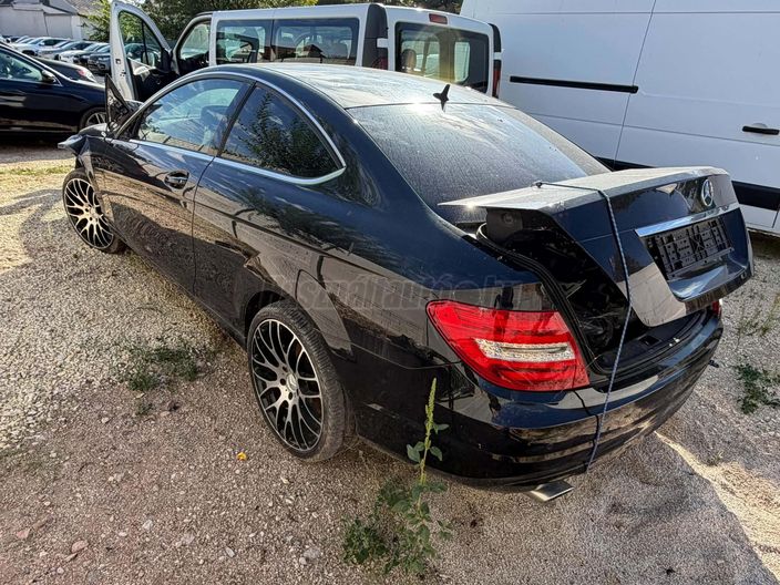 MERCEDES-BENZ C-OSZTÁLY C 250 CDI BlueEFFICIENCY (Automata)