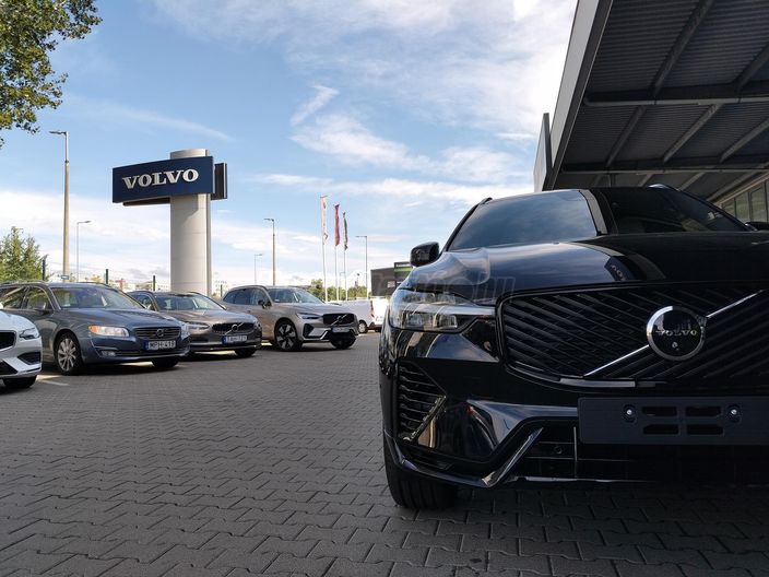 VOLVO XC60 2.0 [B5] MHEV Plus Dark AWD Geartronic