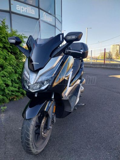 HONDA NSS 300 FORZA