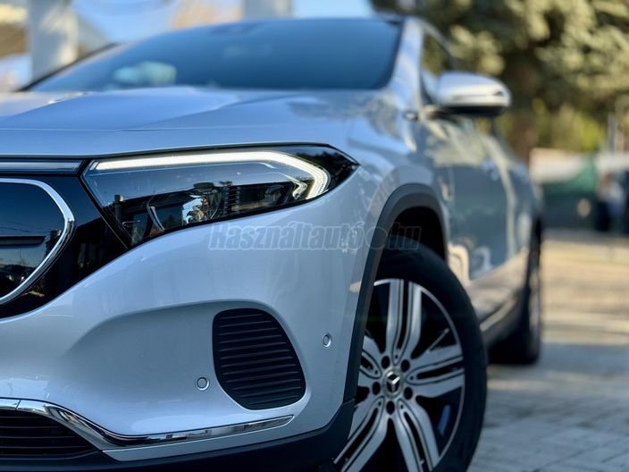 MERCEDES-BENZ EQA 250