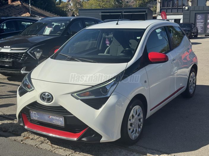 TOYOTA AYGO 1.0 x-play + style + cool&safe + connectivity