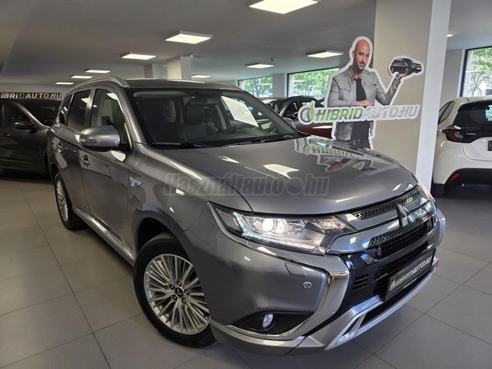 MITSUBISHI OUTLANDER 2.4 PHEV Instyle 4WD CVT