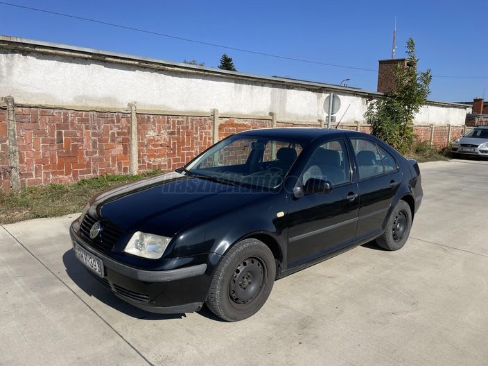 VOLKSWAGEN BORA 1.6 Comfortline