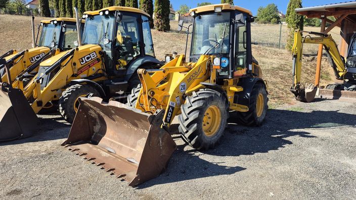 JCB 407