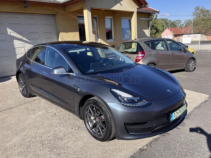 TESLA MODEL 3 Standard Range Plus Aut