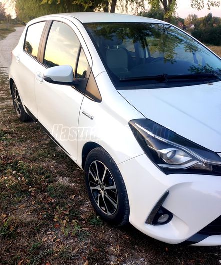 TOYOTA YARIS 1.5 VVT-i Hybrid Live e-CVT