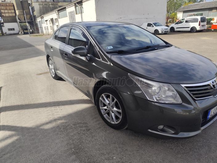 TOYOTA AVENSIS 1.8