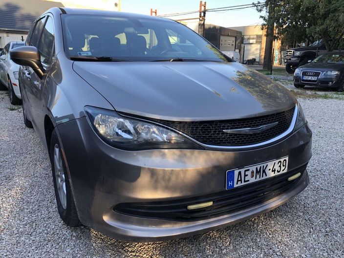 CHRYSLER PACIFICA