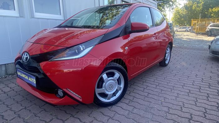 TOYOTA AYGO 1.0 x-play
