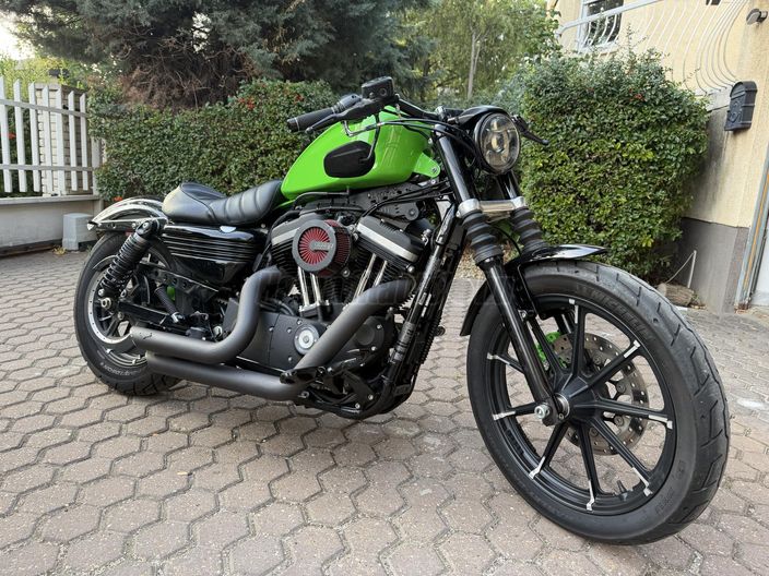 HARLEY-DAVIDSON SPORTSTER 883 IRON